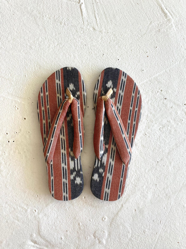 Ikat Thongs