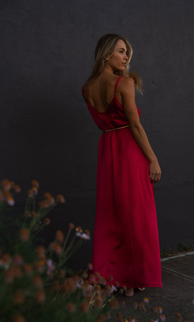 Arielle Maxi Dress in Vivid Pink