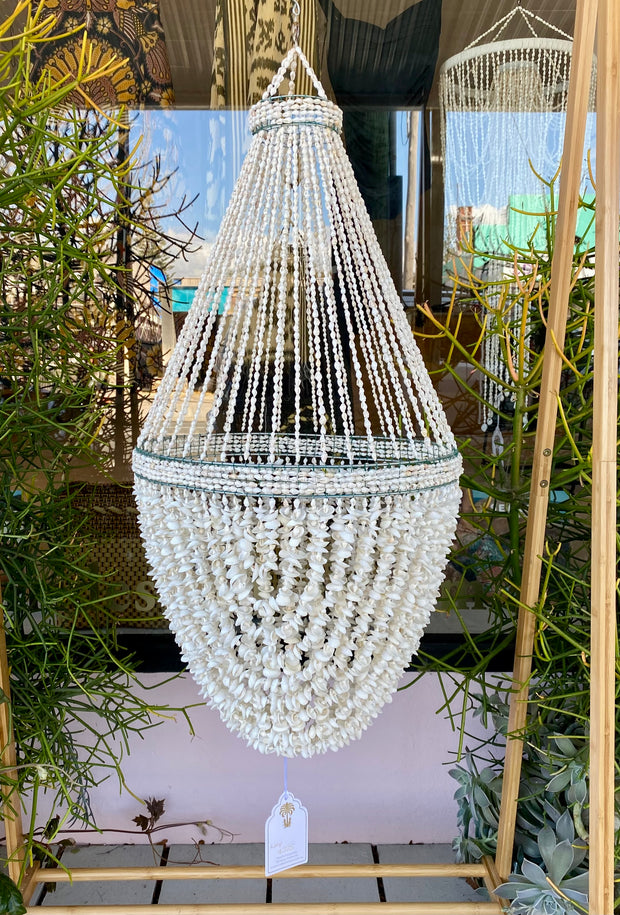 Shell Chandelier in Rote