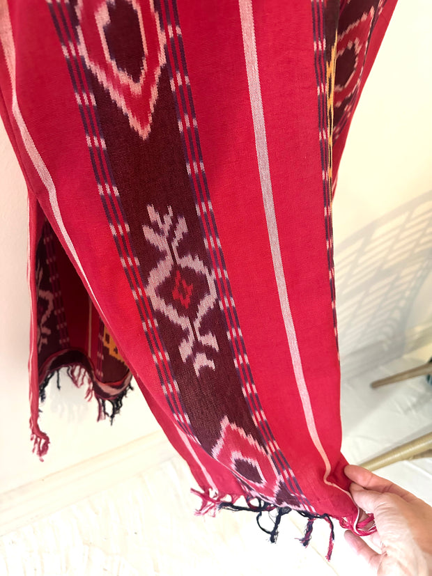 SOLANA Beach Cover in Red Ikat