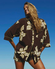 ITS NOW COOL Vacay Shirt in Hibiscus