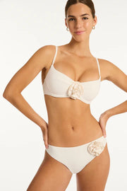 Removable soft cups - remove cups to give more depth if you have a larger bust
Butterfly back clip, to ensure a good fit underbust
Side boning for shape &amp; side support
Powermesh lining for front &amp; back support
Iridescent Sea Perth