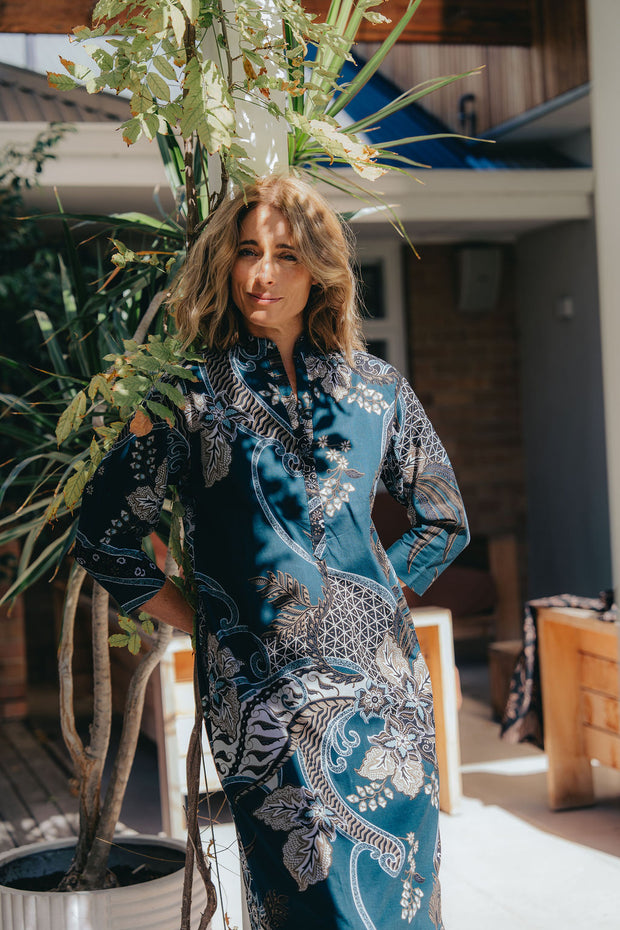 Amira Kaftan in Rich Emerald Floral batik