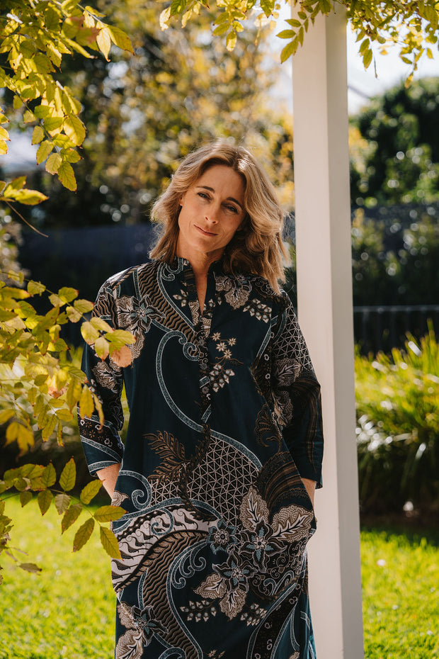 Amira Kaftan in Rich Emerald Floral batik
