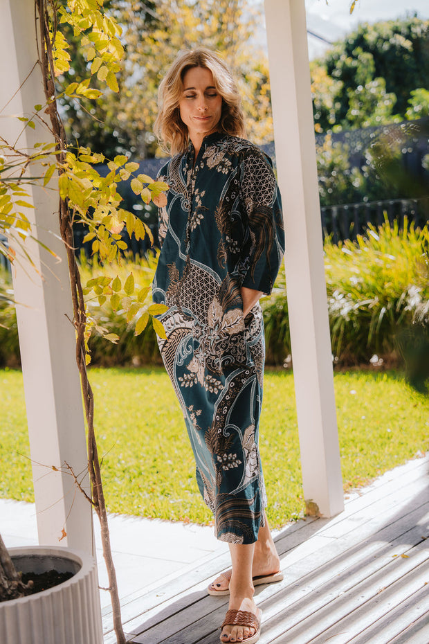 Amira Kaftan in Rich Emerald Floral batik