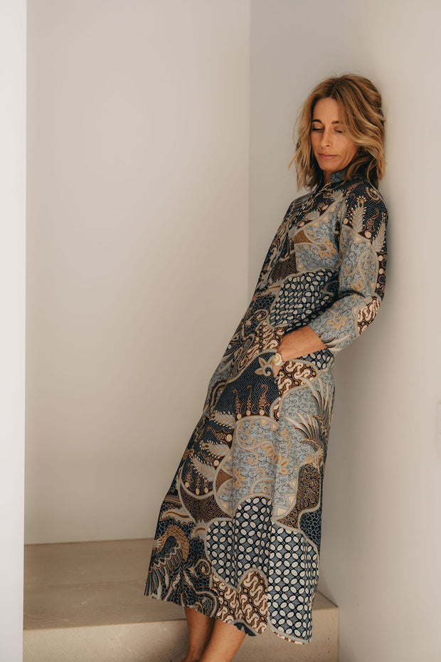Amira Kaftan in the Sky Bluebird Batik Print